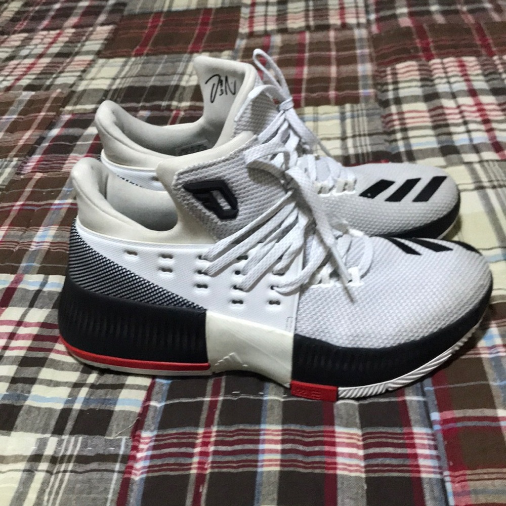 Shoes - Picture 2 of 6